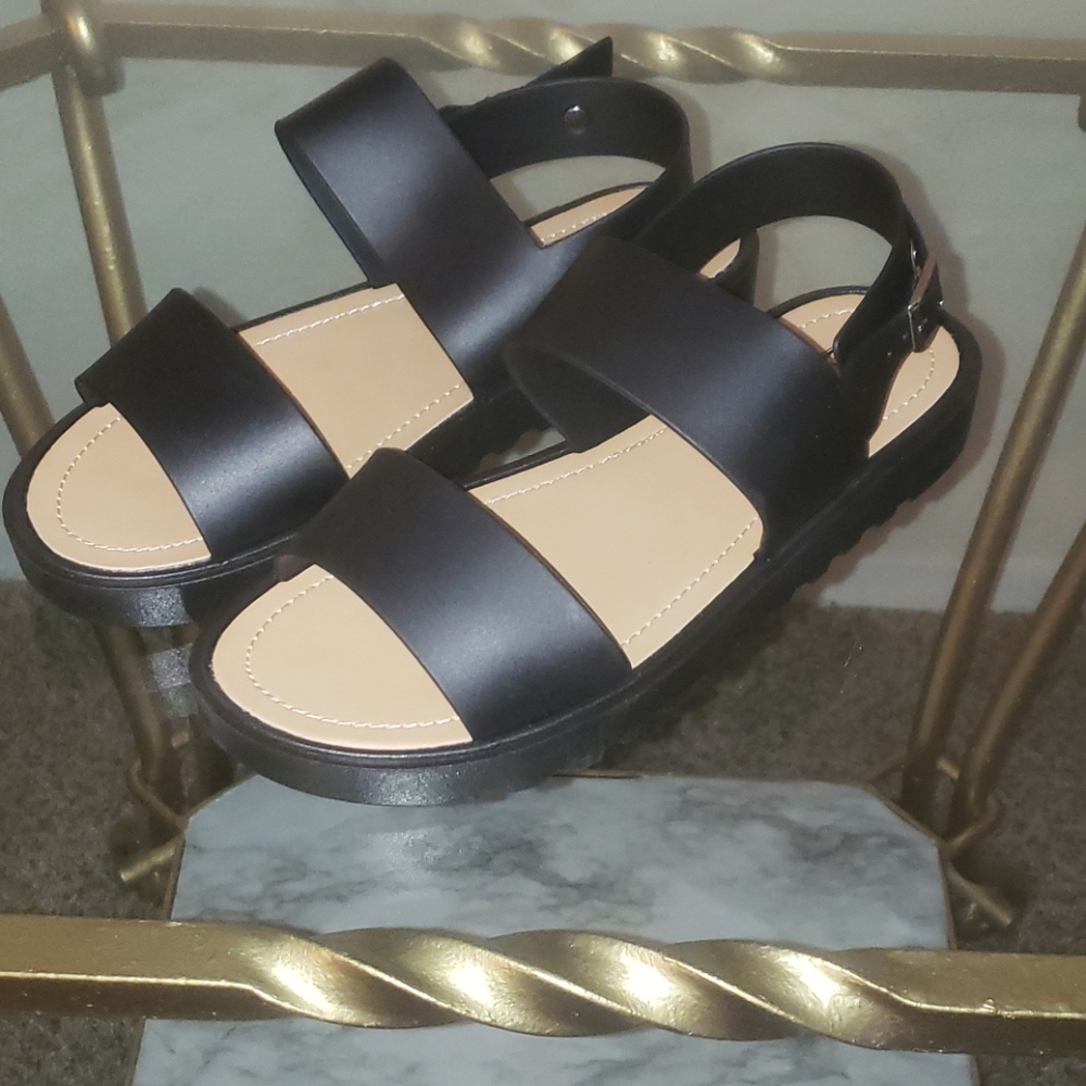 Shoe